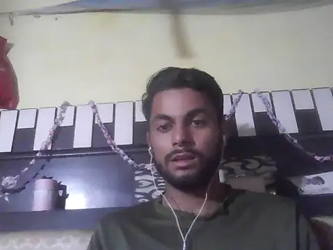 ursdreamperson online show from 11/12/25, 08:51