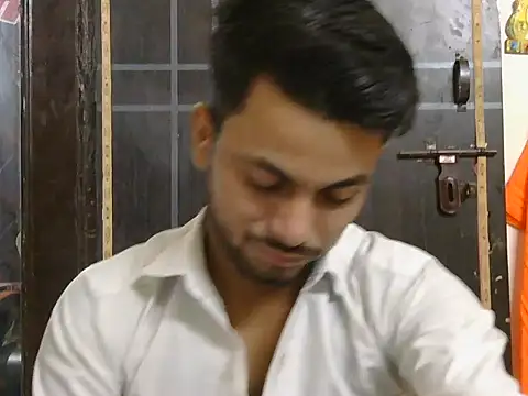ursdreamperson online show from 05/05/26, 01:41