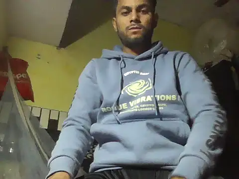 ursdreamperson online show from 11/28/25, 05:29