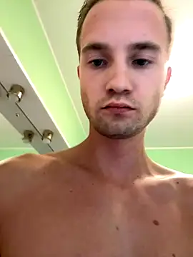 Snapshot of Italy_sex_boy chatting on 09/23/25, 11:06 Italy sex boy online show from 09/23/25, 11:06