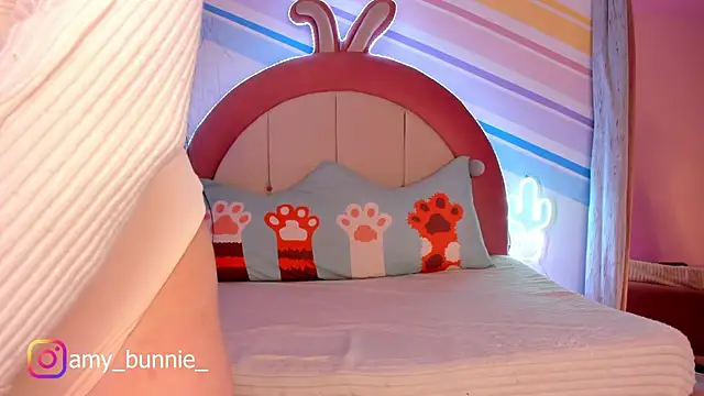 Amy Bunnie 18 online show from 09/16/25, 05:36