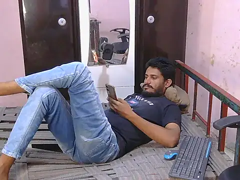 krishjaat43 online show from 04/12/26, 03:48