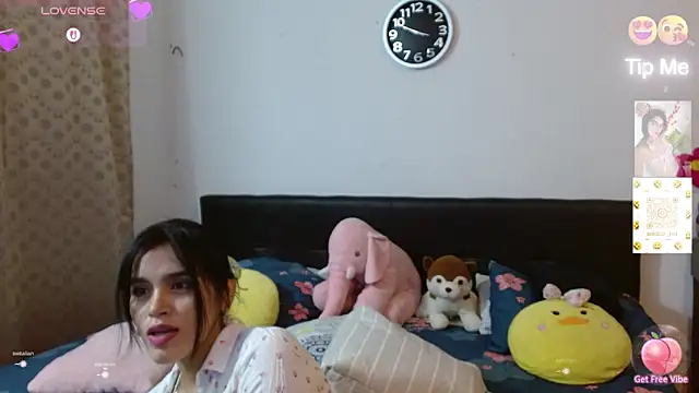 Snapshot of angelly__kate chatting on 11/18/25, 12:37 angelly kate online show from 11/18/25, 12:37