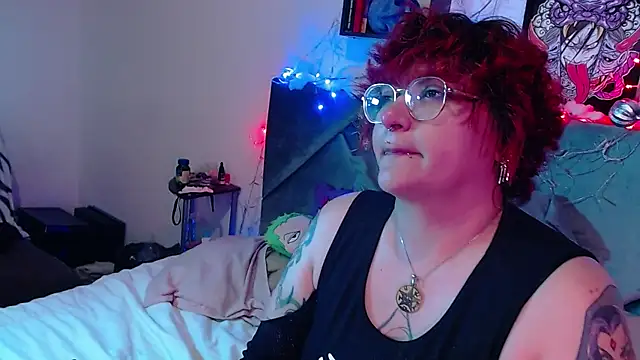 Snapshot of XxGreenGoodxX chatting on 12/20/25, 01:19 XxGreenGoodxX online show from 12/20/25, 01:19