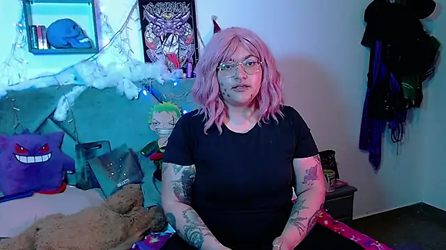 Snapshot of XxGreenGoodxX chatting on 12/17/25, 11:21 XxGreenGoodxX online show from 12/17/25, 11:21