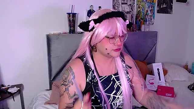 Snapshot of XxGreenGoodxX chatting on 11/04/25, 10:57 XxGreenGoodxX online show from 11/04/25, 10:57