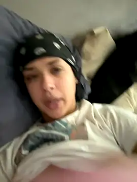 Snapshot of theviberoom chatting on 09/22/25, 03:12 theviberoom online show from 09/22/25, 03:12