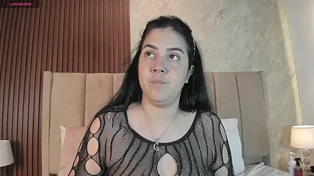  Cris Spicy  online show from 04/15/26, 07:40