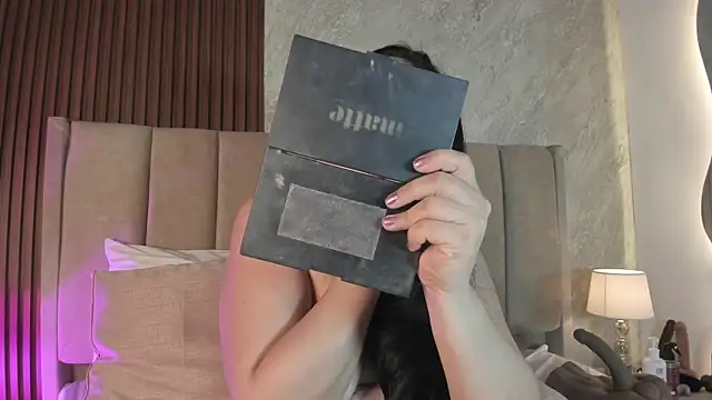  Cris Spicy  online show from 04/12/26, 06:11