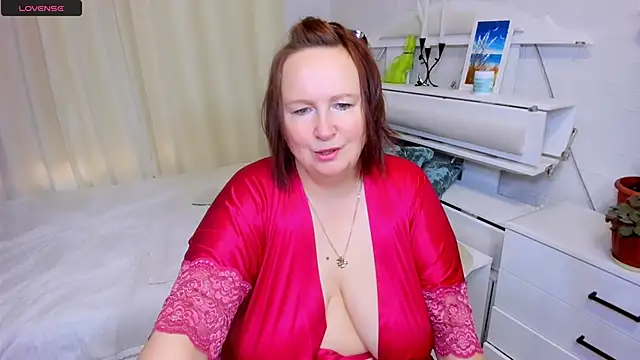 Snapshot of WifeyXRated chatting on 04/21/26, 05:36 WifeyXRated online show from 04/21/26, 05:36