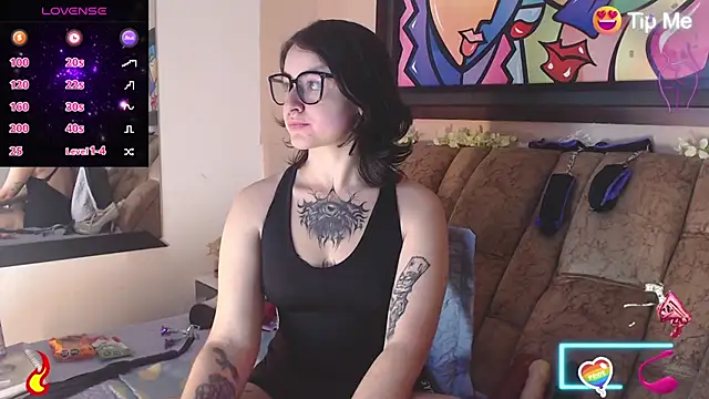 Snapshot of miss_tatta chatting on 10/20/25, 08:04 miss tatta online show from 10/20/25, 08:04