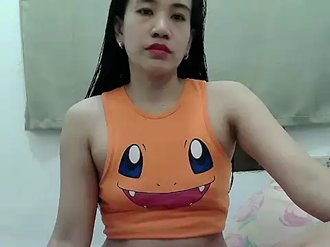 Snapshot of Ursexychixxx_4u chatting on 06/29/26, 10:42 Ursexychixxx 4u online show from 06/29/26, 10:42