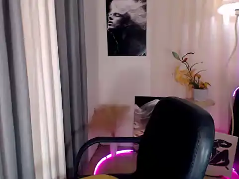 Snapshot of The_Fucking_Dolls chatting on 03/30/26, 01:18 The Fucking Dolls online show from 03/30/26, 01:18