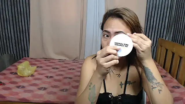 joanpetite online show from 10/21/25, 01:38