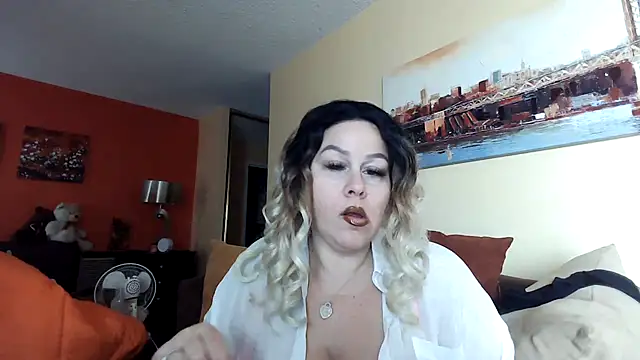 Snapshot of number1slut chatting on 03/18/25, 06:28 number1slut online show from 03/18/25, 06:28