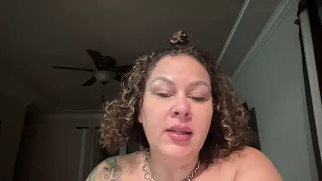 Snapshot of number1slut chatting on 10/23/25, 11:42 number1slut online show from 10/23/25, 11:42