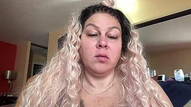 Snapshot of number1slut chatting on 05/27/26, 01:51 number1slut online show from 05/27/26, 01:51