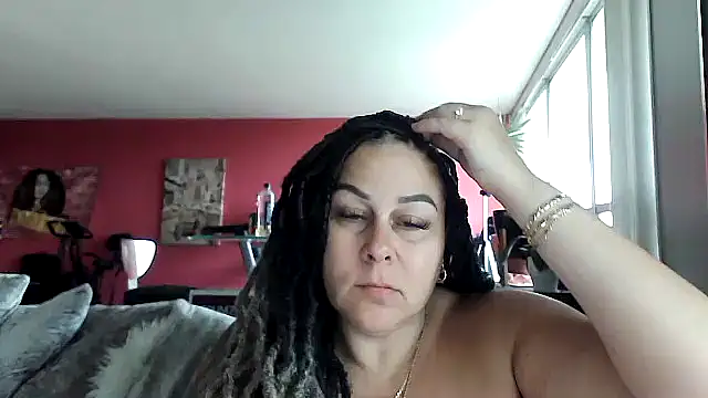 Snapshot of number1slut chatting on 04/27/26, 03:32 number1slut online show from 04/27/26, 03:32