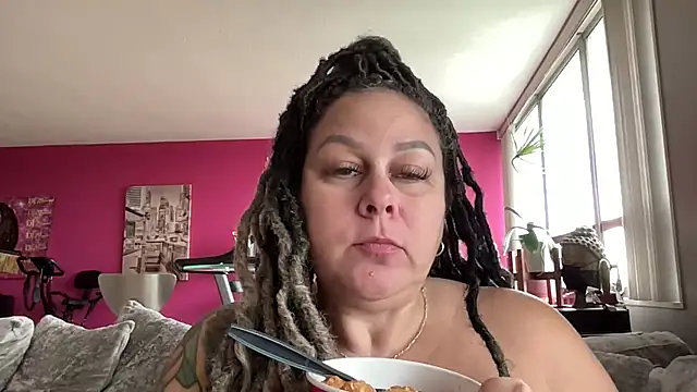 Snapshot of number1slut chatting on 05/15/26, 02:26 number1slut online show from 05/15/26, 02:26