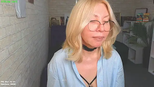Snapshot of Wendy_Waves chatting on 07/09/26, 12:59 Wendy Waves online show from 07/09/26, 12:59