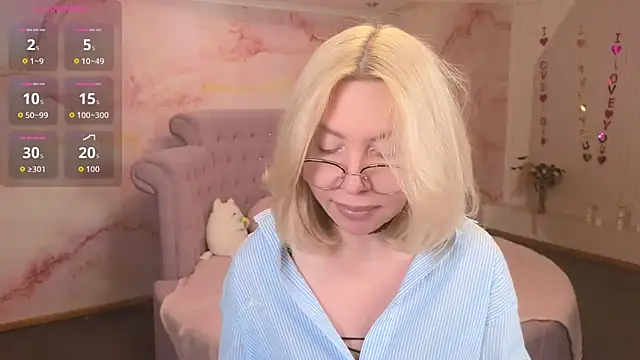 Wendy Waves online show from 11/23/25, 12:15