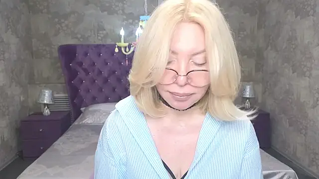 Wendy Waves online show from 11/09/25, 11:14