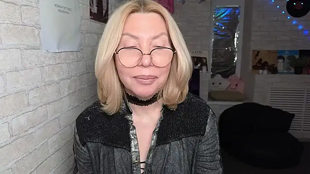 Wendy Waves online show from 10/02/25, 12:30