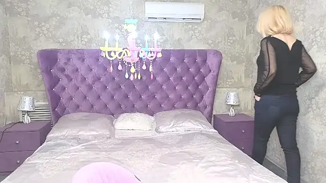 Snapshot of Wendy_Waves chatting on 01/18/26, 12:08 Wendy Waves online show from 01/18/26, 12:08