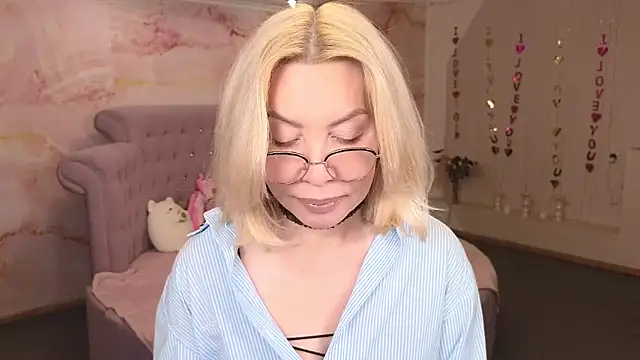 Wendy Waves online show from 10/19/25, 10:51