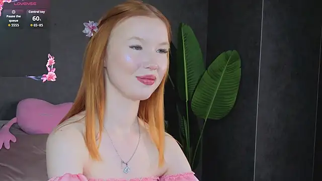 Snapshot of Anna_Patterson chatting on 09/17/25, 08:49 Anna Patterson online show from 09/17/25, 08:49