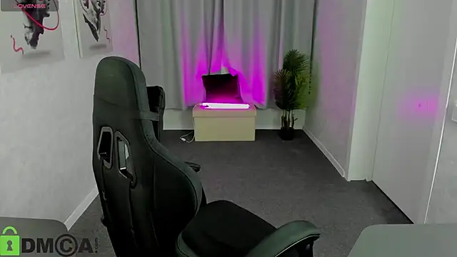 Lori Blossom online show from 09/25/25, 08:20