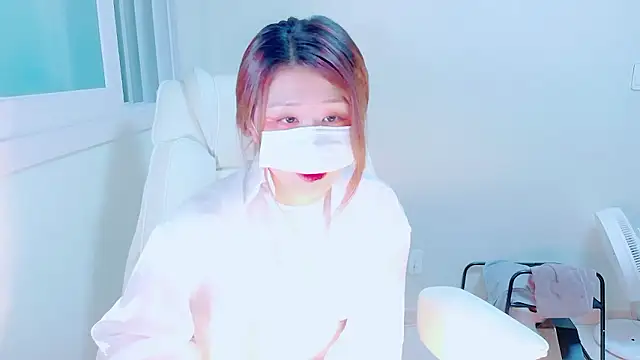 hyeony s96 online show from 10/18/25, 12:18