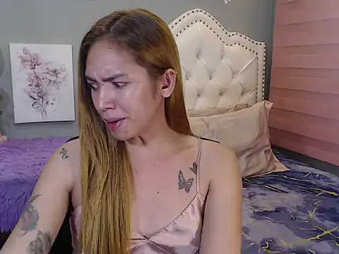Snapshot of urGoddessChloexxx chatting on 01/07/26, 11:43 urGoddessChloexxx online show from 01/07/26, 11:43