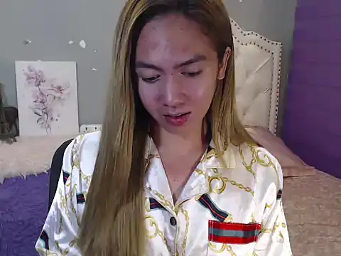 Snapshot of urGoddessChloexxx chatting on 05/28/26, 05:30 urGoddessChloexxx online show from 05/28/26, 05:30