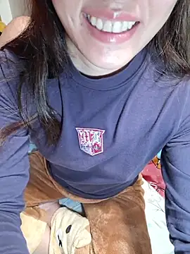 Snapshot of hihiakiko chatting on 12/19/25, 03:25 hihiakiko online show from 12/19/25, 03:25