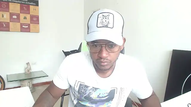 Snapshot of AndyCalifornia1 chatting on 10/09/25, 03:23 AndyCalifornia1 online show from 10/09/25, 03:23