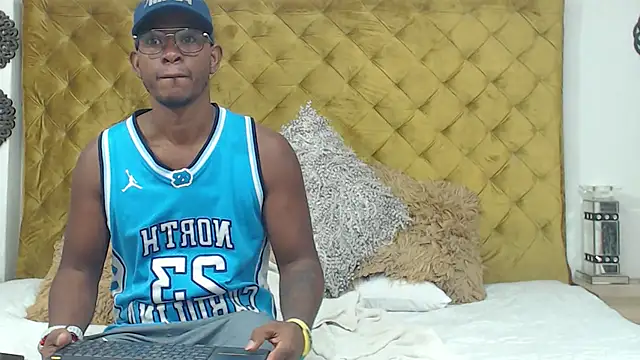 AndyCalifornia1 online show from 12/04/25, 12:37