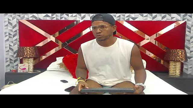 AndyCalifornia1 online show from 11/08/25, 02:42