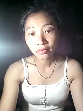 Phuongphuongg online show from 10/18/25, 01:35