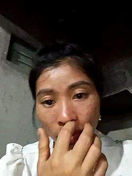 Phuongphuongg online show from 10/17/25, 01:02