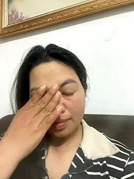 Nhung584 online show from 11/01/25, 01:38