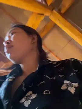 Nhung584 online show from 10/08/25, 01:29