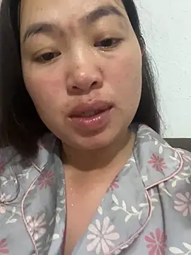 Nhung584 online show from 10/22/25, 12:37