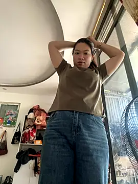 Nhung584 online show from 09/10/25, 02:21