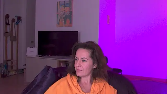 Witch in Silk online show from 10/17/25, 01:20