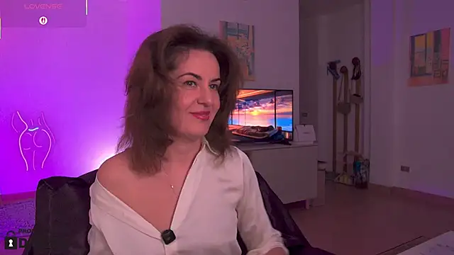 Witch in Silk online show from 11/08/25, 06:11