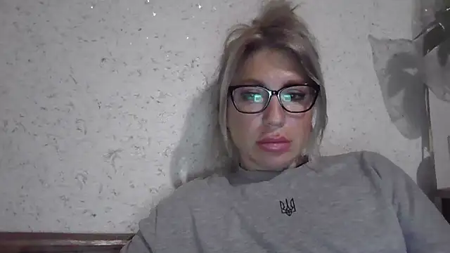 fox red lady7 online show from 04/07/26, 07:37