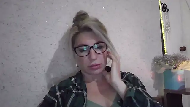 fox red lady7 online show from 01/14/26, 04:21