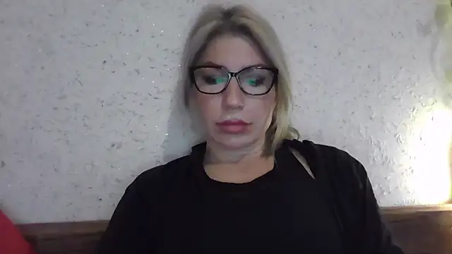 fox red lady7 online show from 12/22/25, 12:27