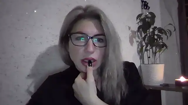 fox red lady7 online show from 12/14/25, 02:44